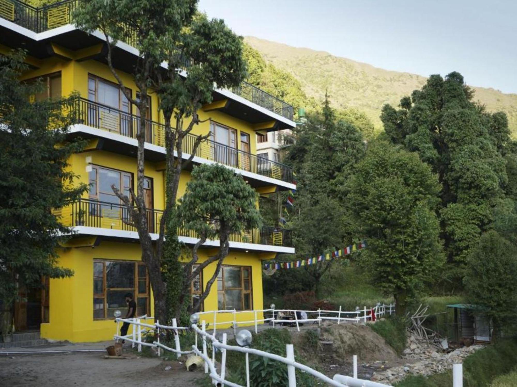 The Hosteller Mcleodganj, Upper Bhagsu McLeod Gandzs Kültér fotó